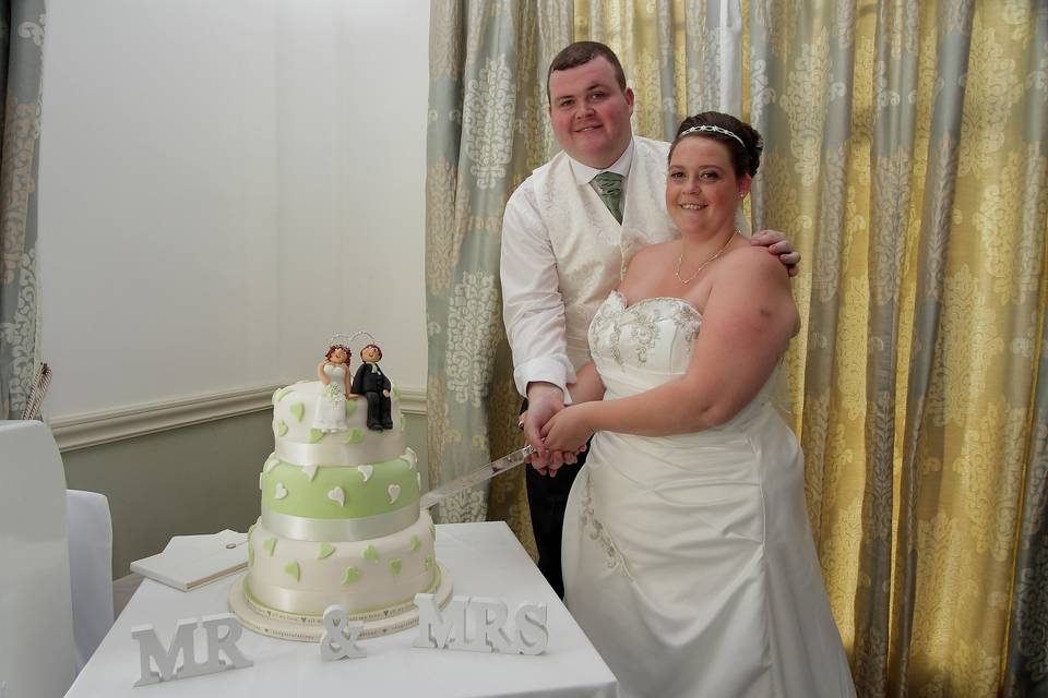 Cutting the cake