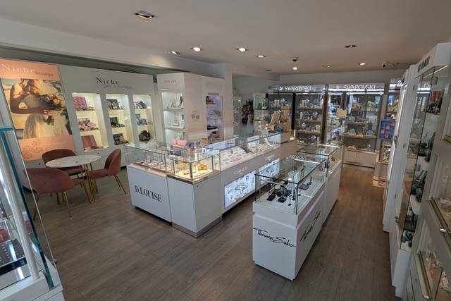 Niche Jewellery Inside Shop
