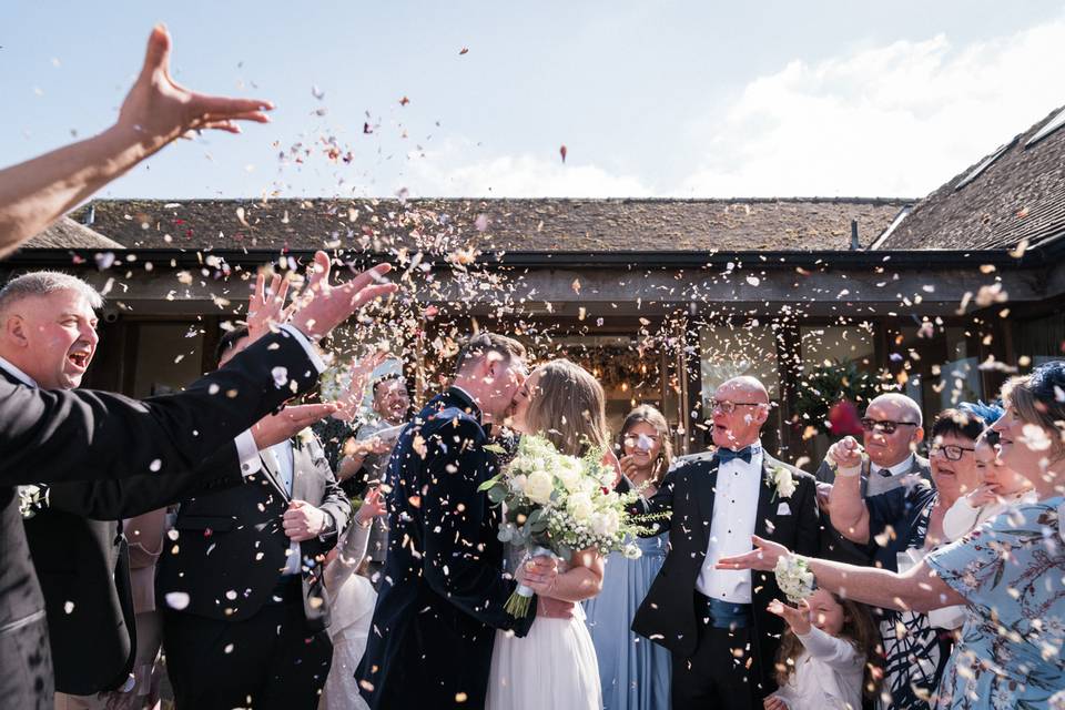 Mythe Barn confetti