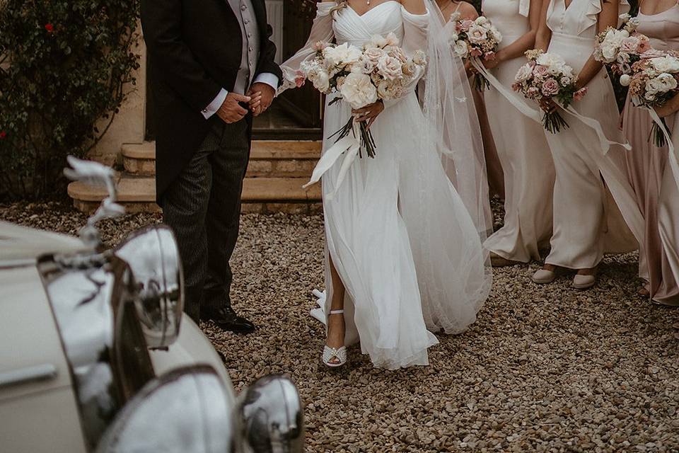 Cotswolds wedding party