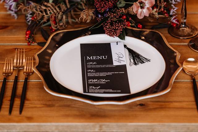 Black and white menu and place