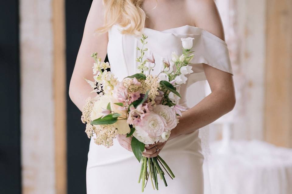 Bride & bouquet