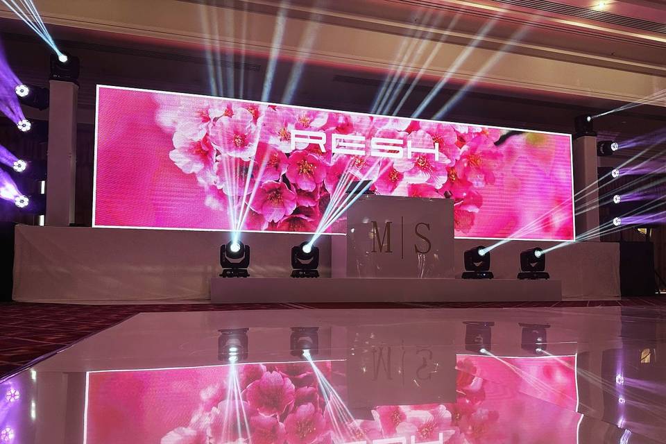 RESH - White Stage Set