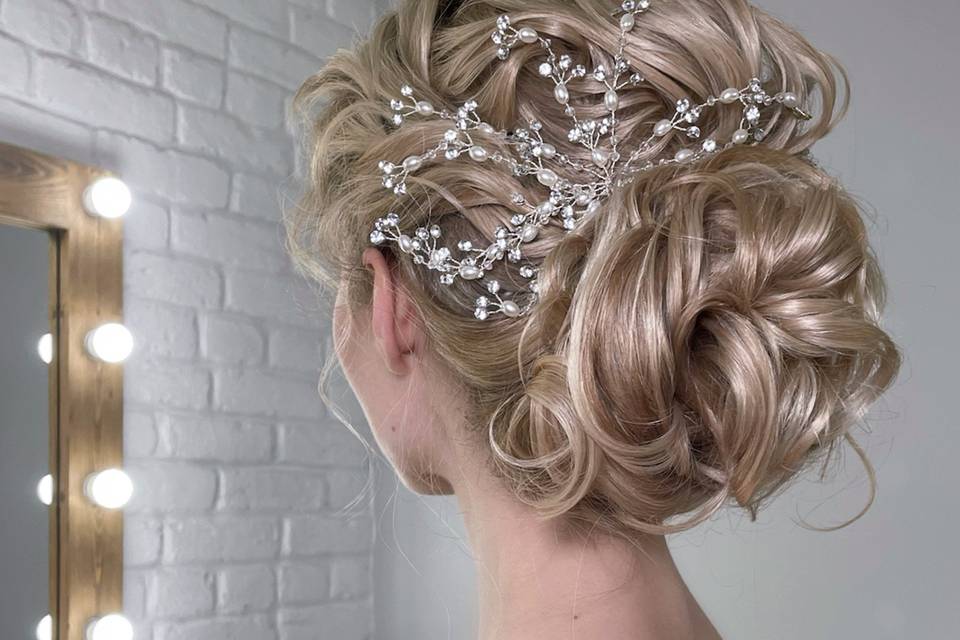Classic bridal look