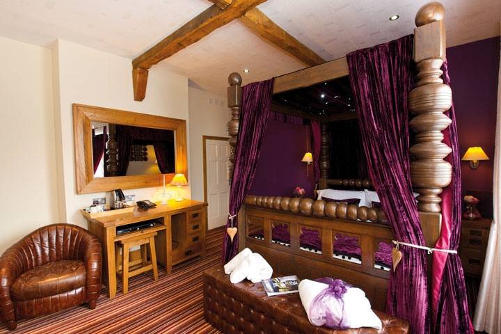 Honeymoon suite room 6