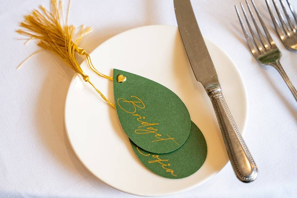 Plate detail with green leaf