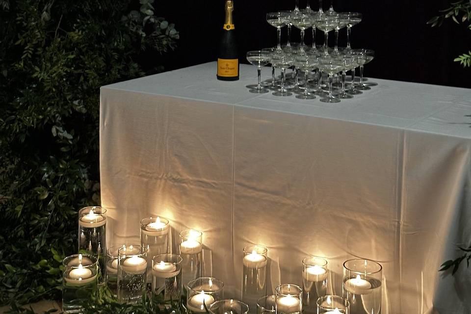 CHAMPAGNE TOWER
