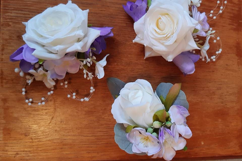 Grooms buttonhole and corsages