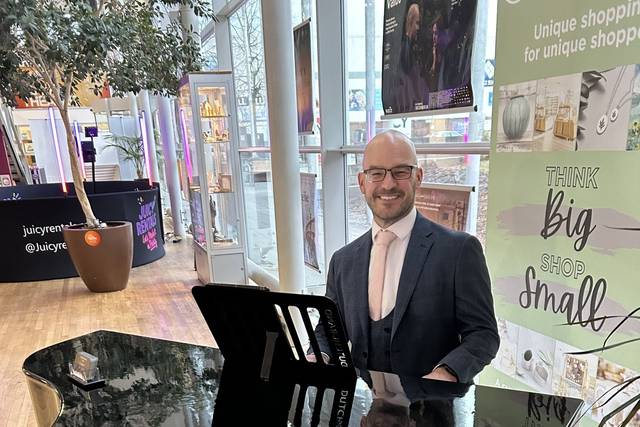 Andrew Easton: Wedding Pianist