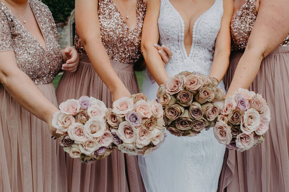 Pink and white centrepiece