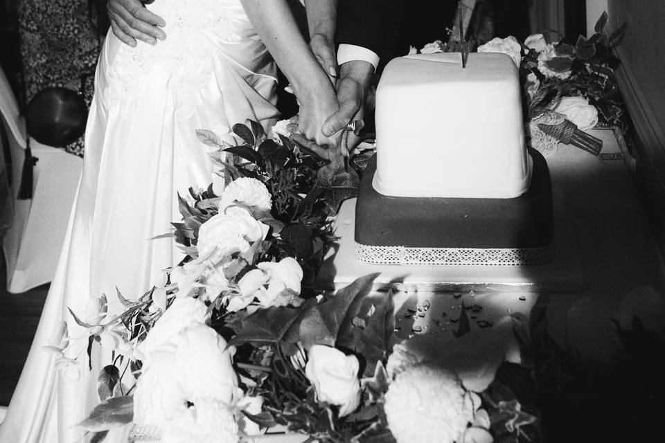 Cake cutting