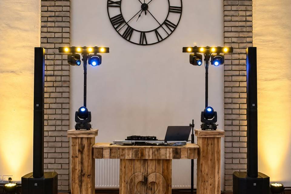 Rustic Podium Setup
