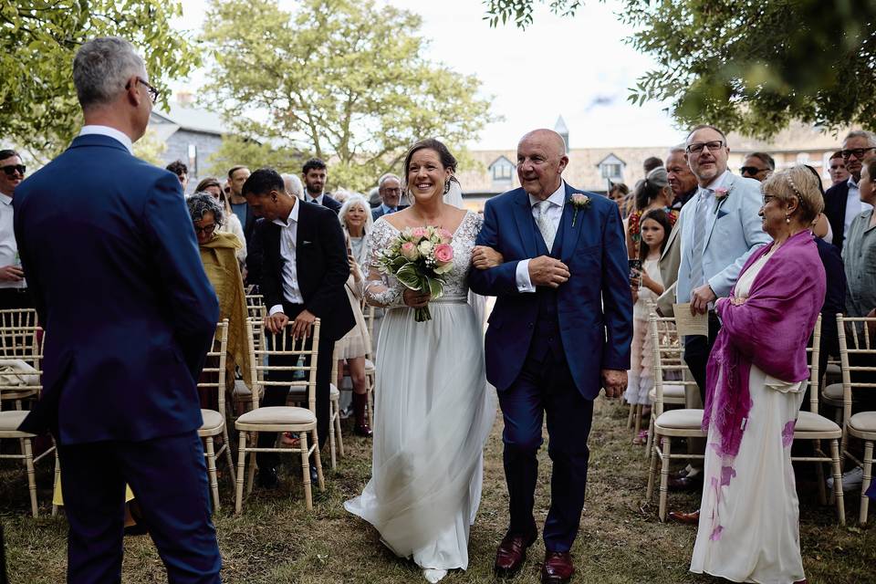 Fulbourn lodge outdoor ceremon