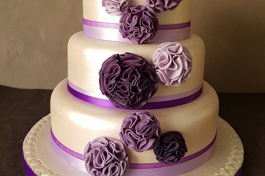 Wedding ruffles cake