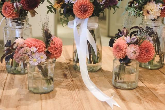 Autumnal wedding flowers