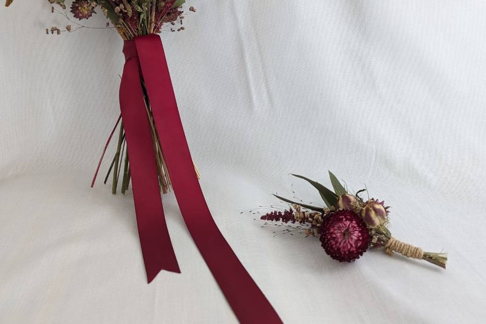 Dried flower bouquet