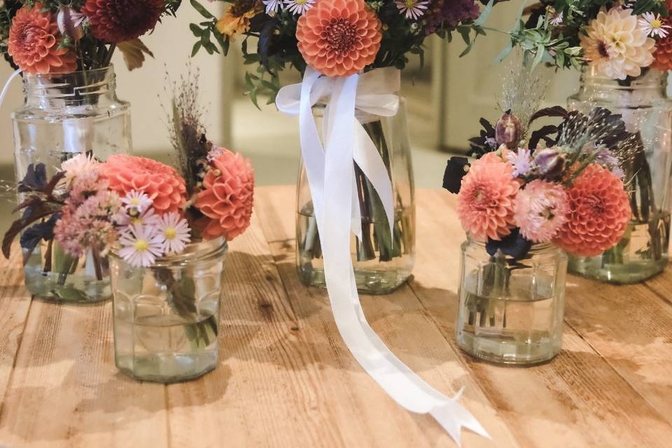 Autumnal wedding flowers
