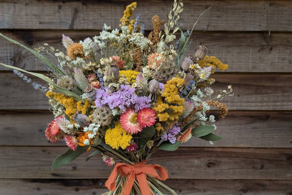 Dried flower bouquet