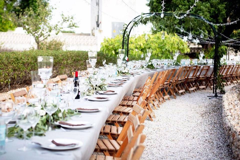 Outdoor Wedding Dining
