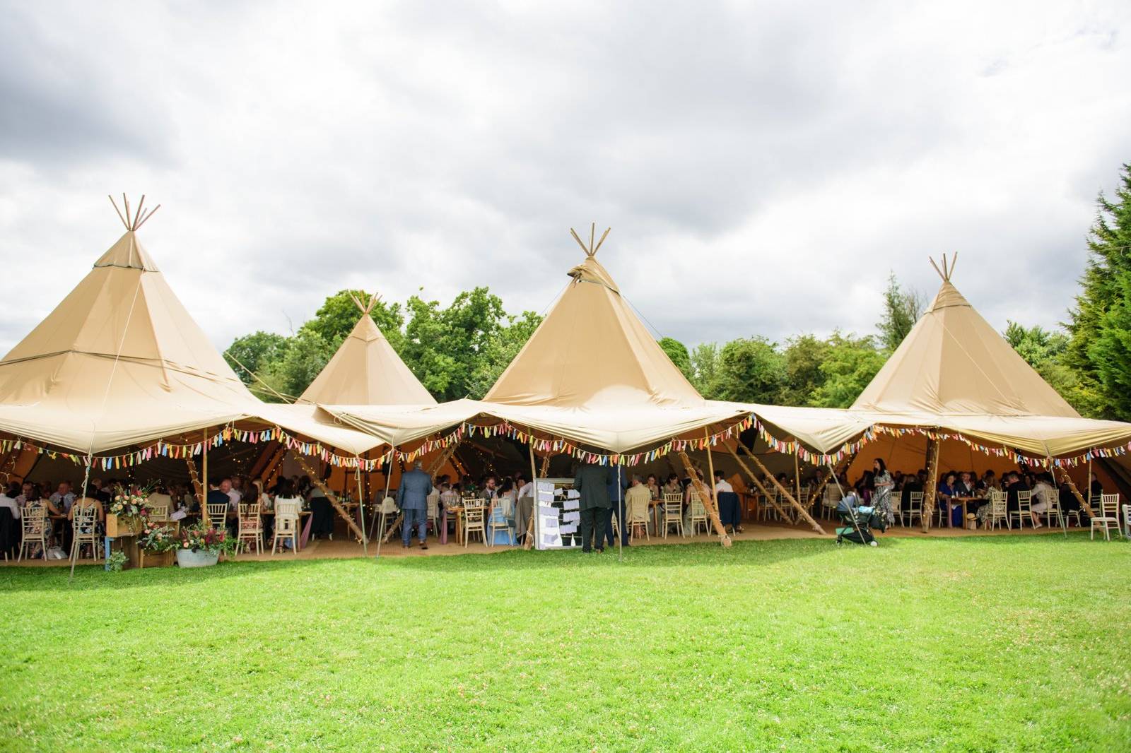 Monkton Barn Marlow, Buckinghamshire - Updated prices | hitched.co.uk