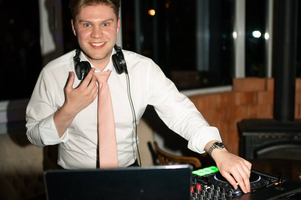 Dan White DJ
