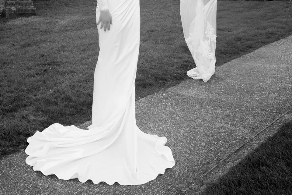 Smiling outdoor bride