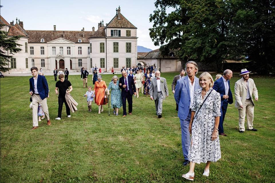 Relaxed garden celebration