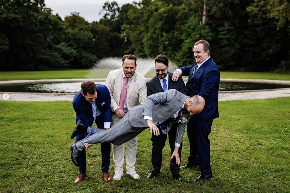 Groomsmen having fun