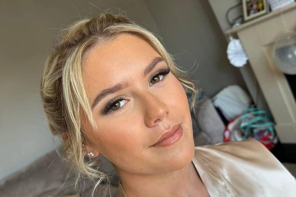 Soft radiant bridal makeup