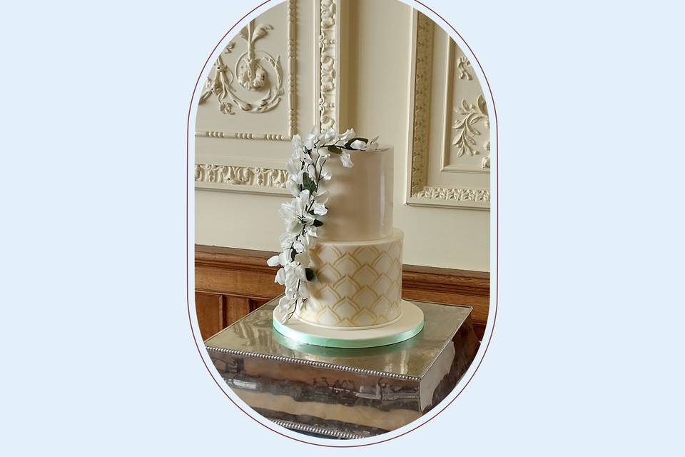 Lisa Adams Cakes in Buckinghamshire - Wedding Cakes | hitched.co.uk