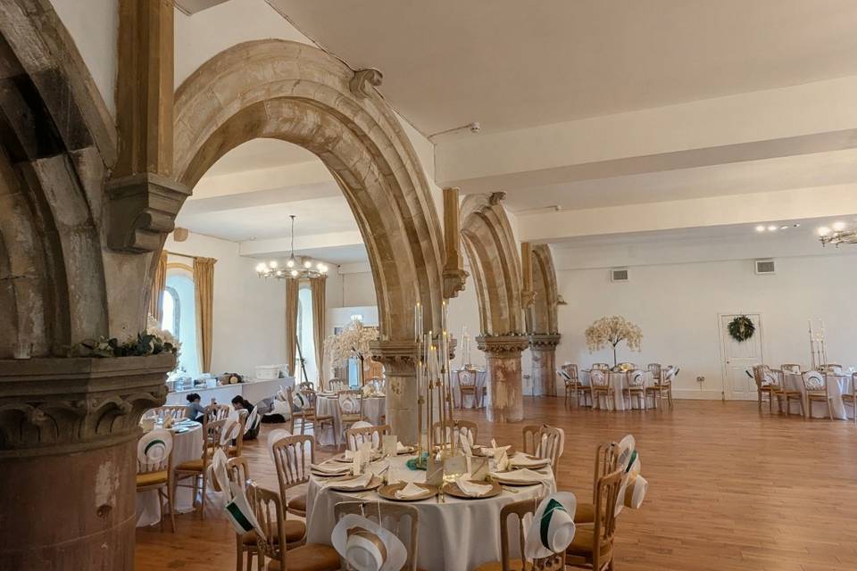 Stone column room