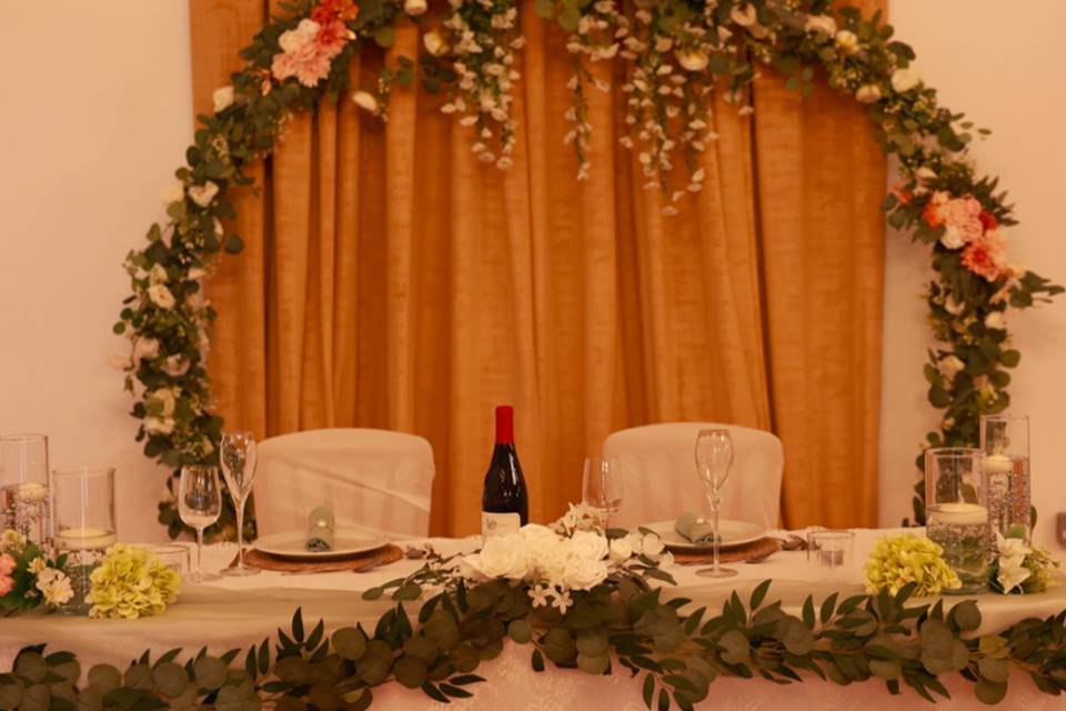 Sweetheart table with floral h