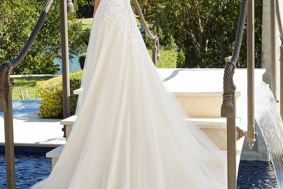 Mori lee Fiona back