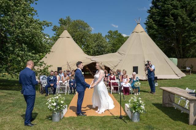 Swan Tipis