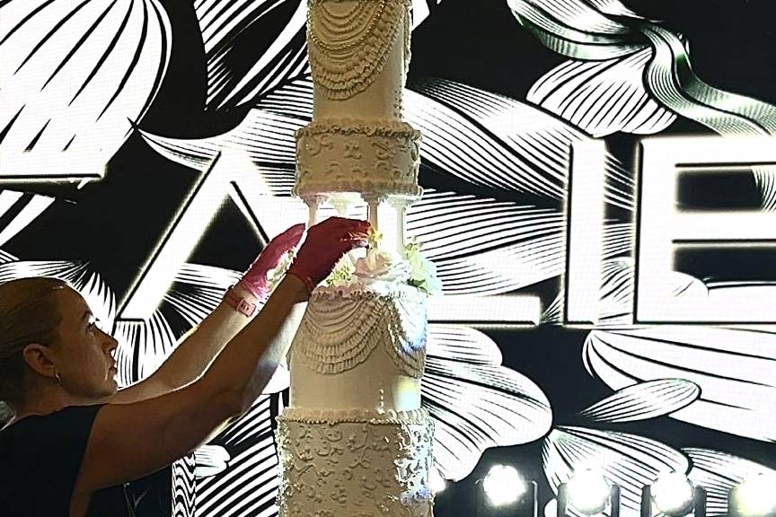 Grand Vintage Wedding Cake