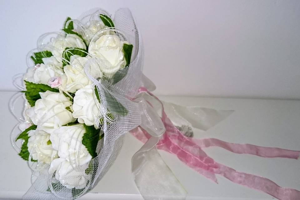 Posy with organza and ribbon