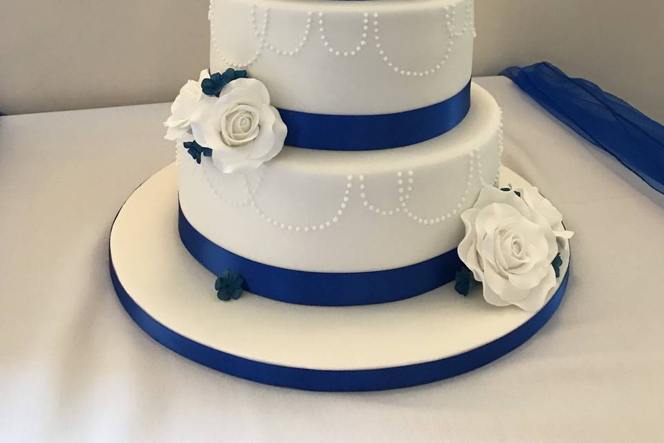 4 tier hero wedding cake