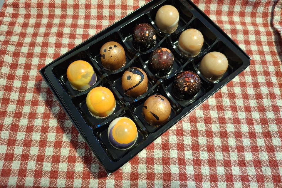 Mixed box of 12