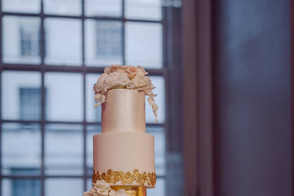 Luxury wedding cake