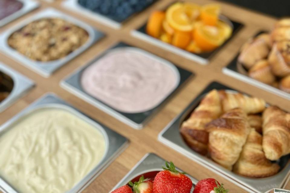 Breakfast grazing bar