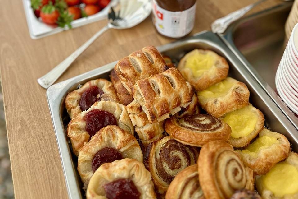Breakfast grazing bar