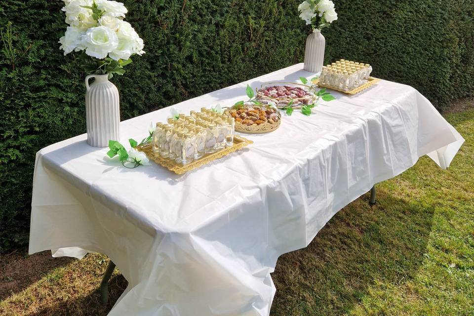 Favours Table