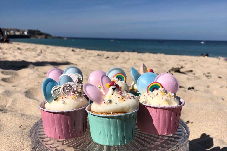 Cupcakes by the sea