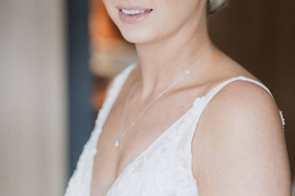 WEDDING HAIR BY SIAN REDMOND