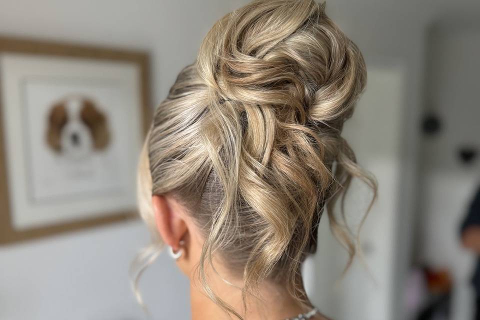 WEDDING HAIR BY SIAN REDMOND
