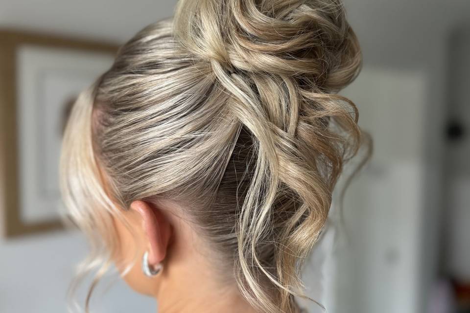 WEDDING HAIR BY SIAN REDMOND
