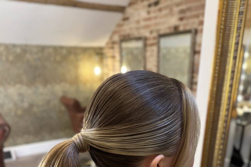 WEDDING HAIR BY SIAN REDMOND