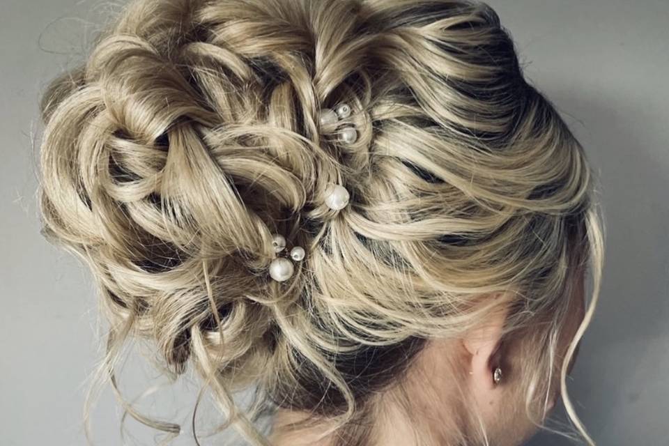 WEDDING HAIR BY SIAN REDMOND