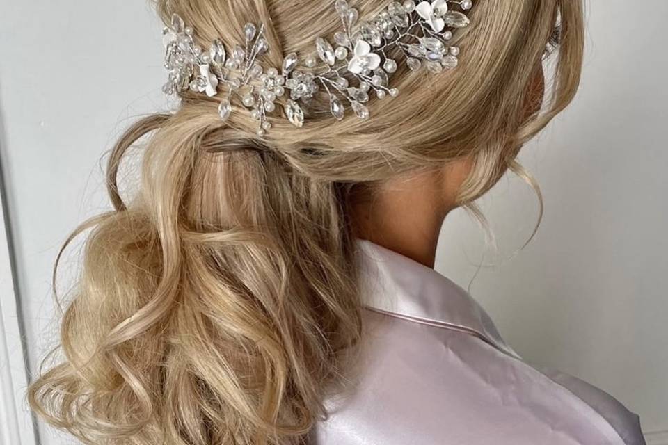 WEDDING HAIR BY SIAN REDMOND