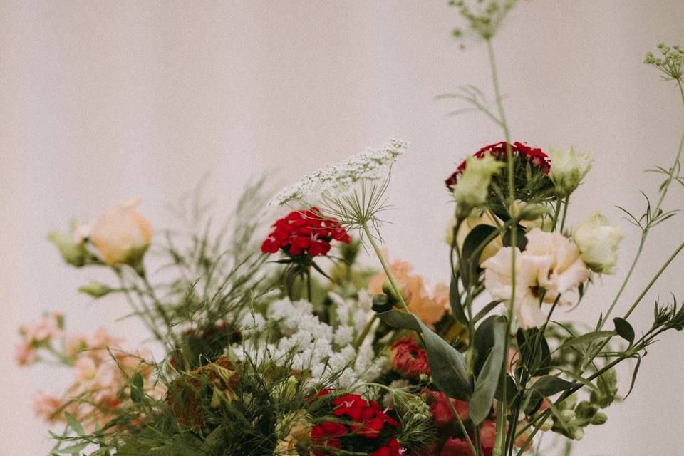 Soft rustic centrepiece